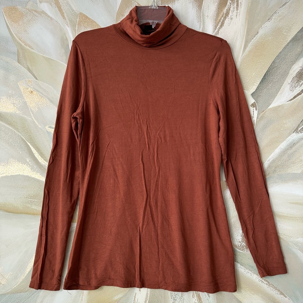 Iman Turtle Neck
